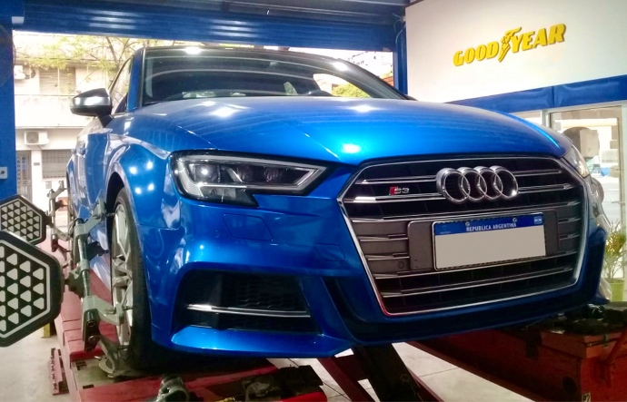 audi s3 en faldani neumáticos distribuidor goodyear