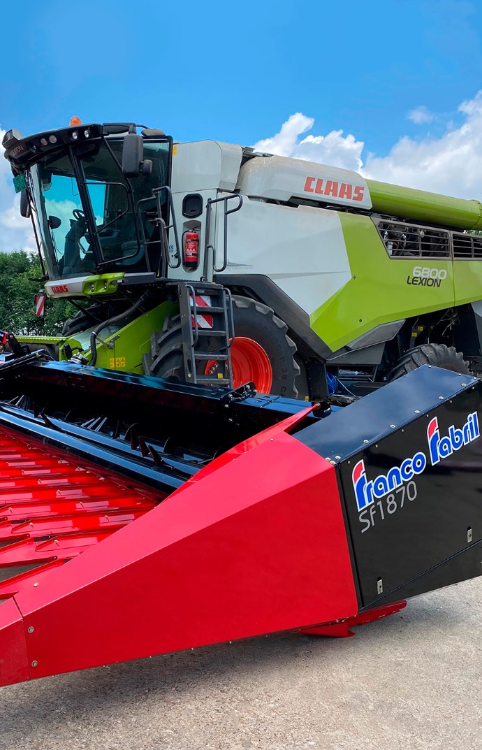 cabezal girasolero franco fabril en una cosechadora claas lexion 6800